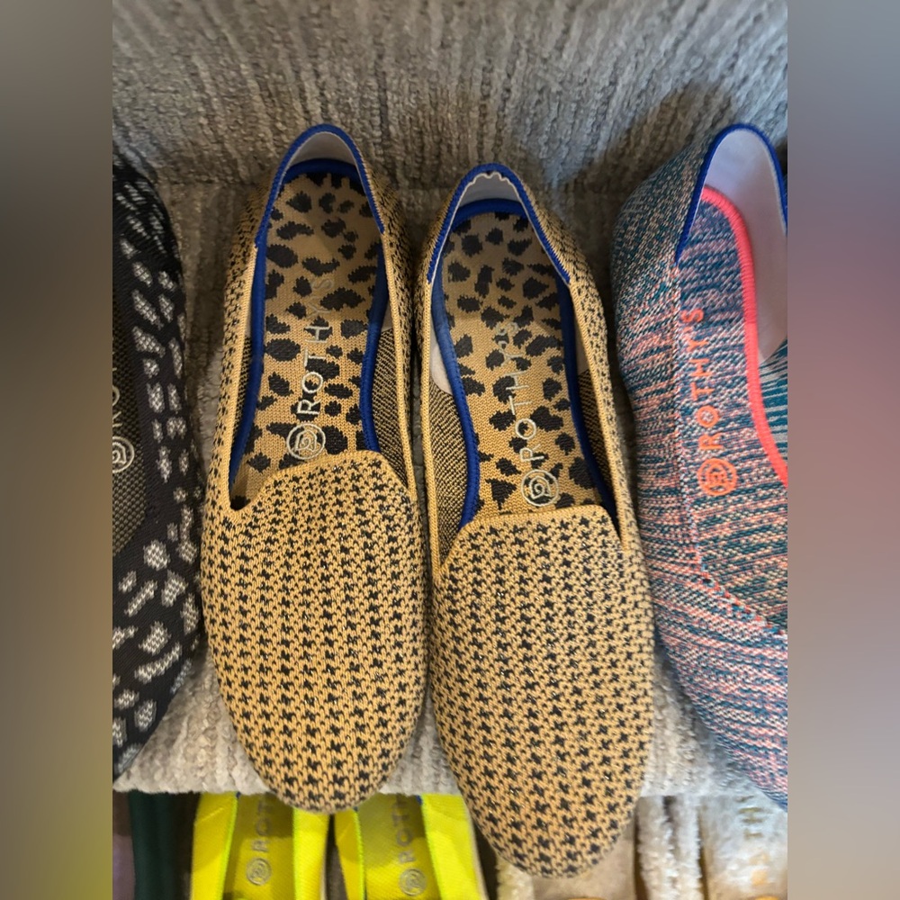 Hold houndstooth Rothy’s